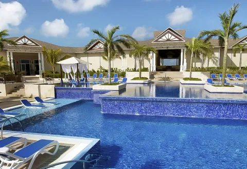 Hotel Gran Muthu Almirante Beach Holguín Cuba