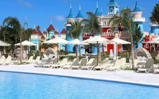 Hotel Bahía Príncipe Fantasía Cancún Mexico