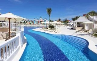 Hotel Bahía Príncipe Fantasía Cancún Mexico