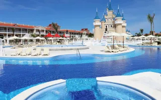 Hotel Bahía Príncipe Fantasía Cancún Mexico